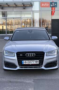 Седан Audi A8 2015 в 