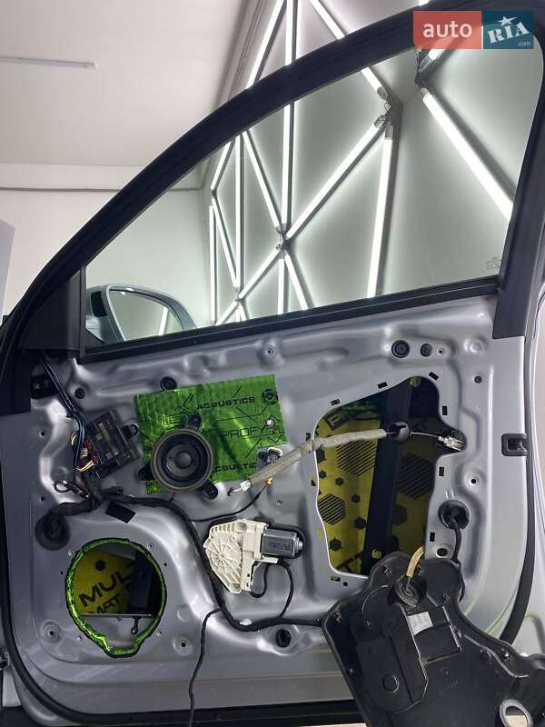 Седан Audi A8 2015 в Одессе