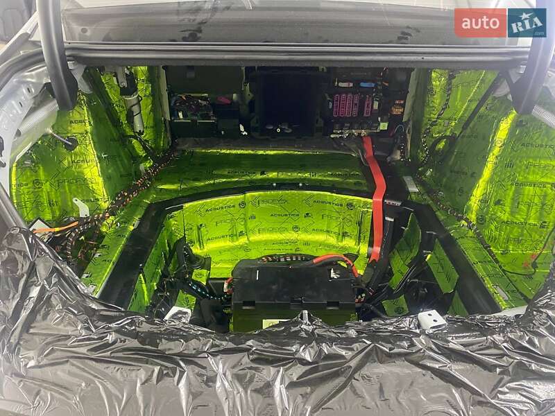 Седан Audi A8 2015 в Одессе