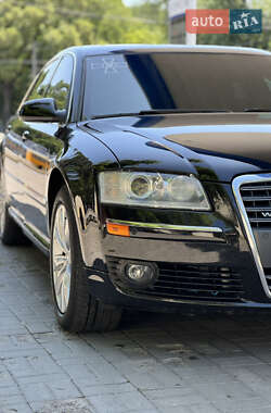 Седан Audi A8 2005 в 