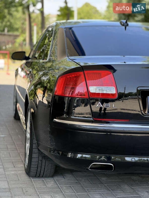Седан Audi A8 2005 в Днепре