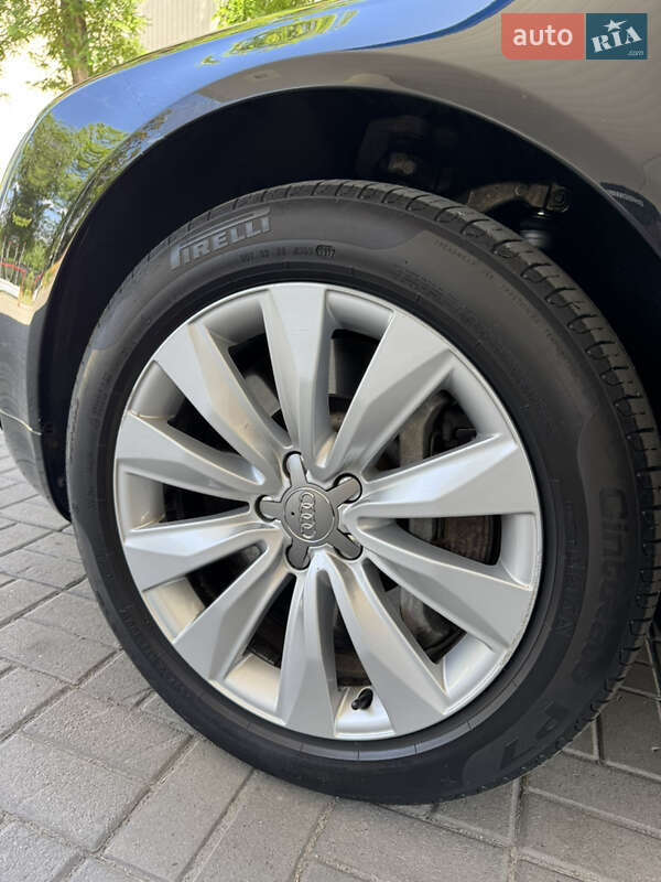 Седан Audi A8 2005 в Днепре