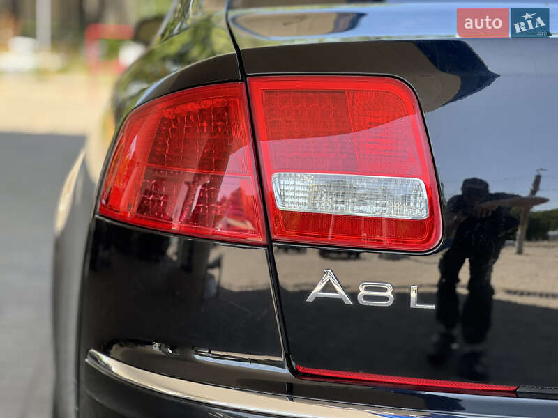 Седан Audi A8 2005 в Днепре