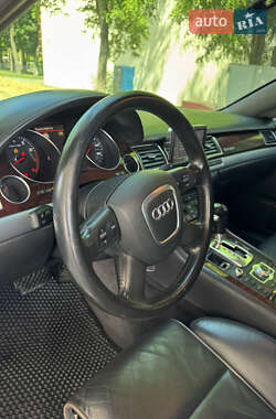 Седан Audi A8 2005 в 