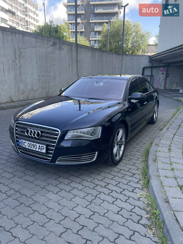 Седан Audi A8 2012 в Львове