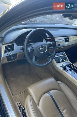 Седан Audi A8 2012 в 