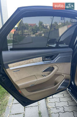Седан Audi A8 2012 в 