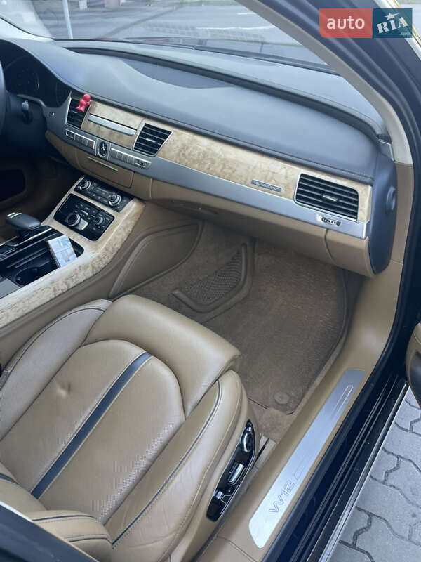 Седан Audi A8 2012 в Львове