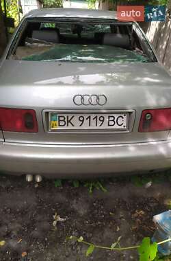 Седан Audi A8 2001 в 