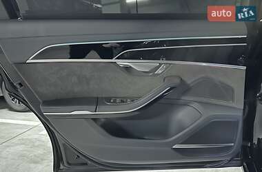 Седан Audi A8 2021 в 