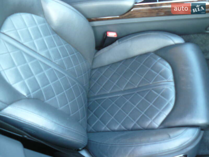 Седан Audi A8 2013 в Ивано-Франковске