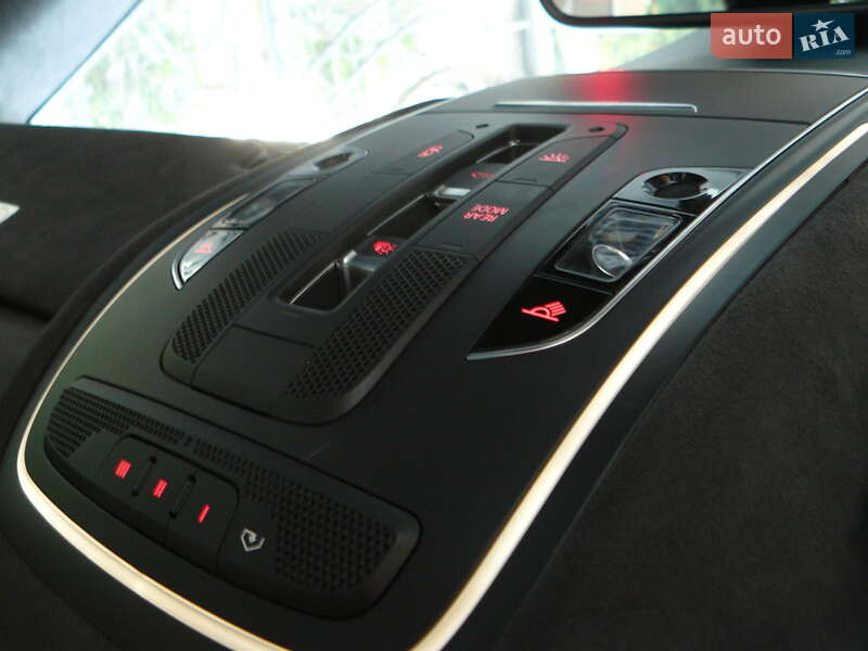 Седан Audi A8 2013 в Ивано-Франковске