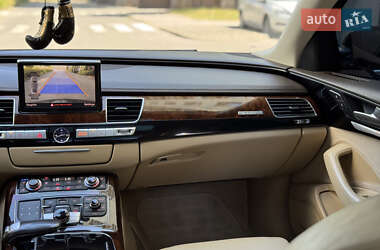 Седан Audi A8 2013 в 