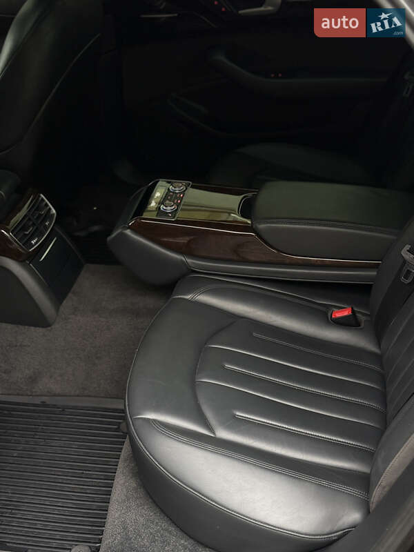 Седан Audi A8 2017 в Івано-Франківську