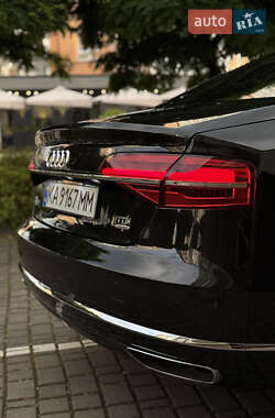 Седан Audi A8 2017 в 