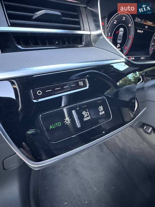 Седан Audi A8 2019 в Києві