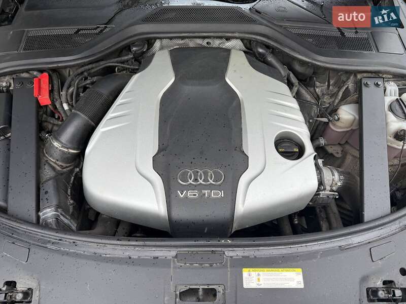 Седан Audi A8 2016 в Киеве