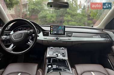 Седан Audi A8 2016 в 