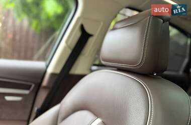 Седан Audi A8 2016 в 