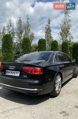Седан Audi A8 2012 в 