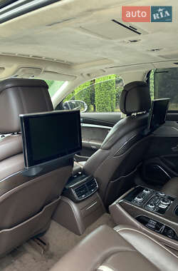 Седан Audi A8 2012 в 