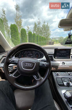 Седан Audi A8 2012 в 
