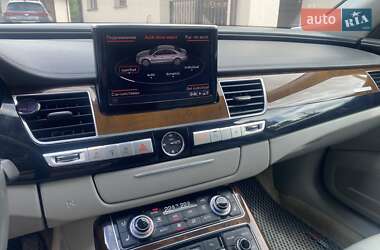 Седан Audi A8 2015 в 