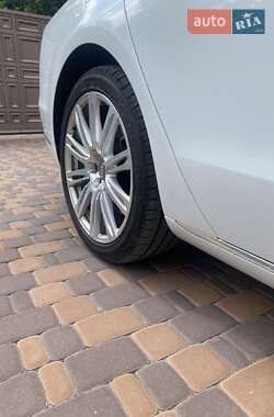 Седан Audi A8 2015 в 