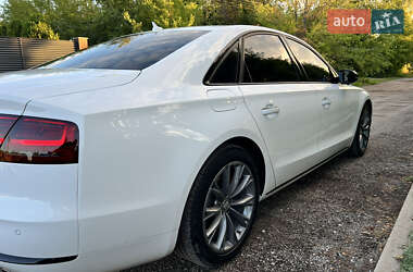 Седан Audi A8 2011 в 