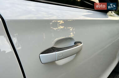 Седан Audi A8 2011 в 