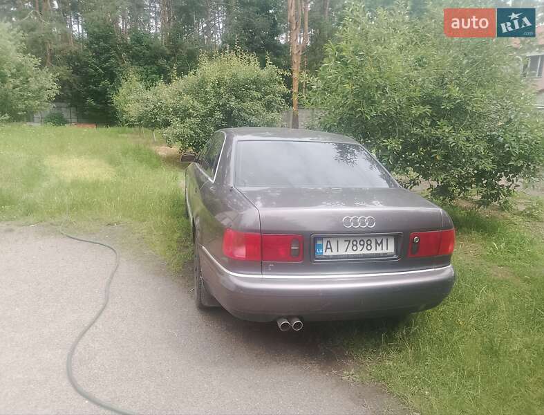 Седан Audi A8 2000 в Киеве