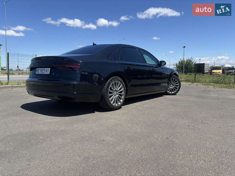 Седан Audi A8 2015 в Миколаєві