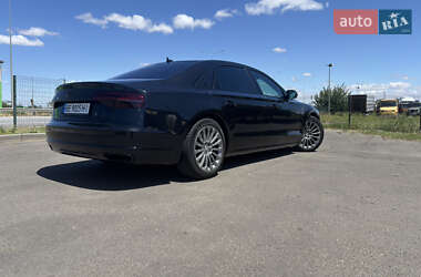 Седан Audi A8 2015 в 