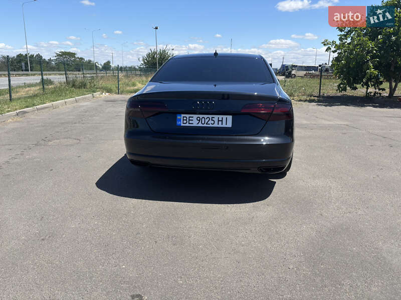 Седан Audi A8 2015 в Миколаєві