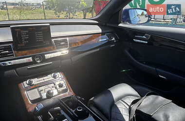 Седан Audi A8 2015 в 