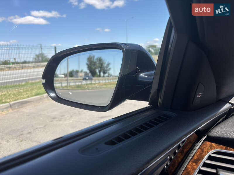 Седан Audi A8 2015 в Миколаєві