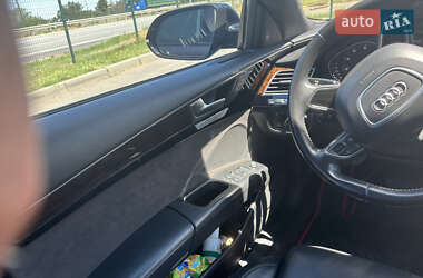 Седан Audi A8 2015 в 