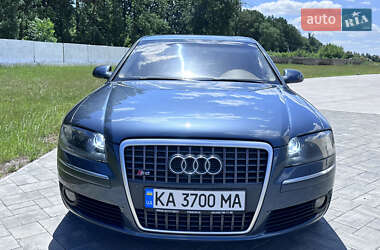 Седан Audi A8 2004 в 