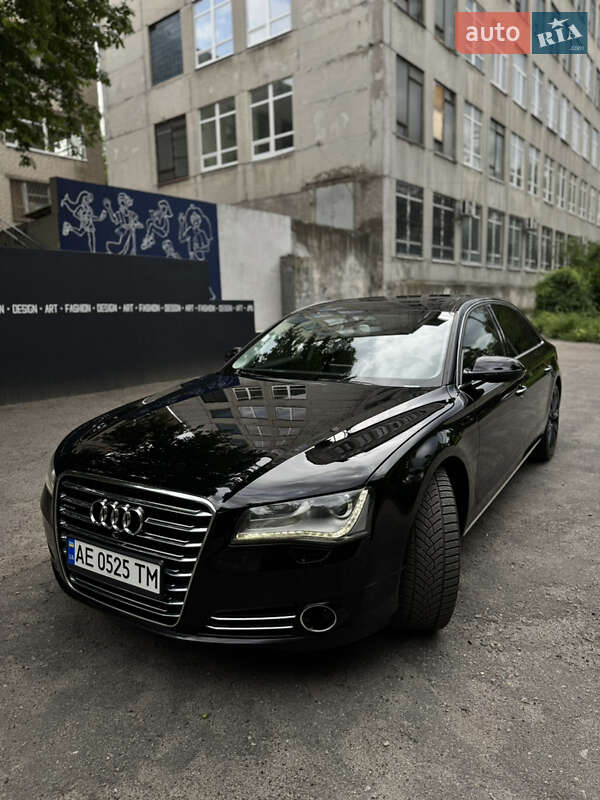 Седан Audi A8 2013 в Днепре