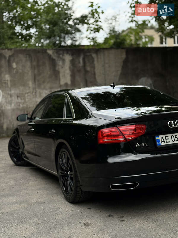 Седан Audi A8 2013 в Днепре