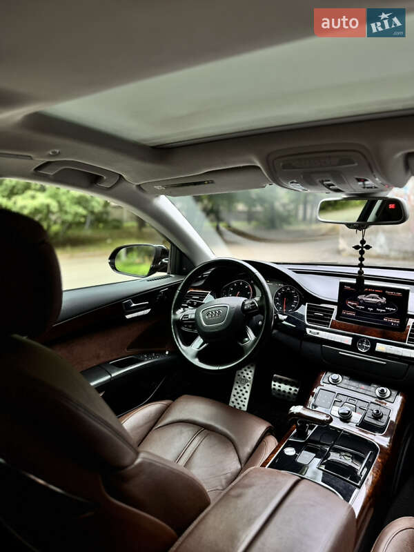 Седан Audi A8 2013 в Днепре