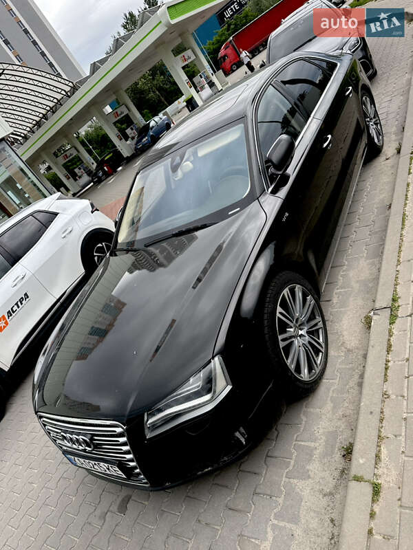 Седан Audi A8 2013 в Киеве