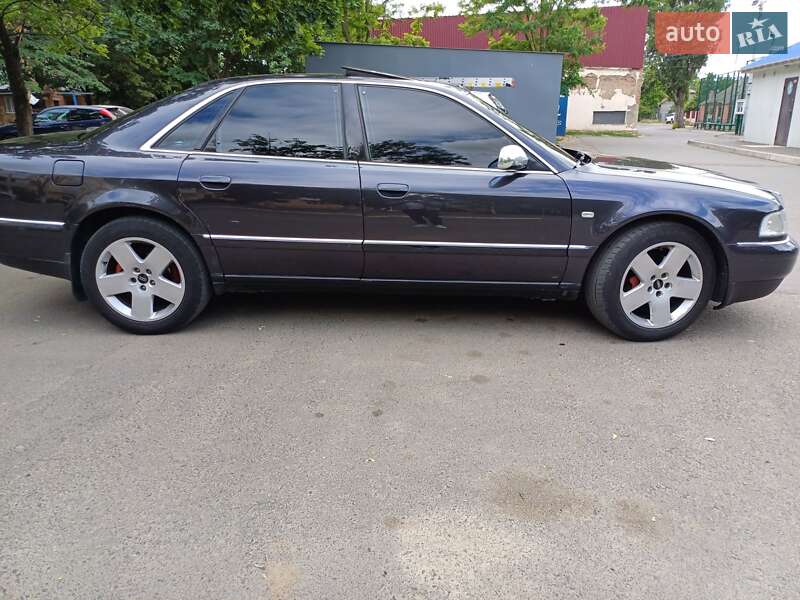 Седан Audi A8 1999 в Измаиле