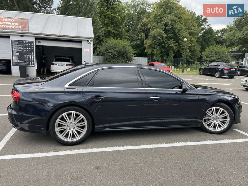 Седан Audi A8 2016 в Києві