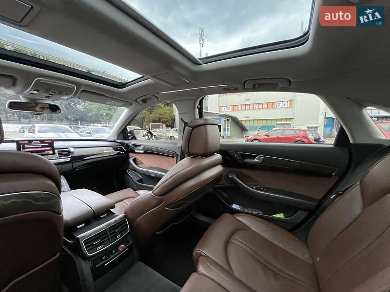 Седан Audi A8 2016 в Києві