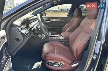 Седан Audi A8 2025 в 