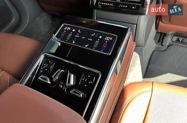 Седан Audi A8 2025 в 