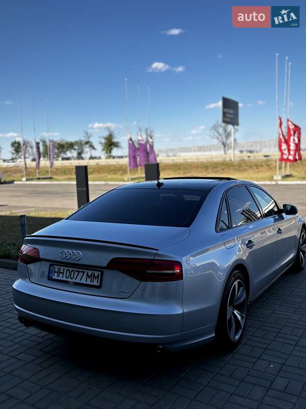 Седан Audi A8 2015 в Одессе