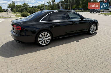Седан Audi A8 2017 в 