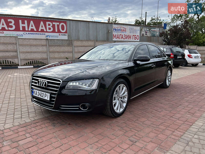 Седан Audi A8 2011 в 